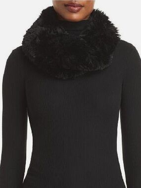 NWT Surell Black Faux Fur Neck Cowl